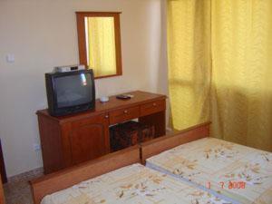 Hotel Chris สวิติ วลัส ภายนอก รูปภาพ